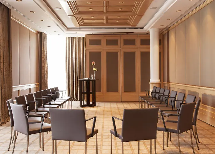 מלון Althoff Seehotel Ueberfahrt 5*